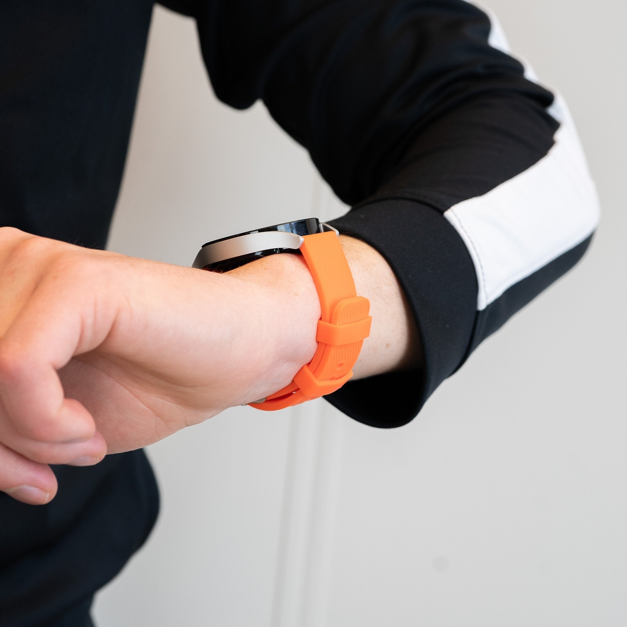 Bandz Huawei Watch GT 6 Pro - 46mm siliconen band 'Deluxe' (oranje)