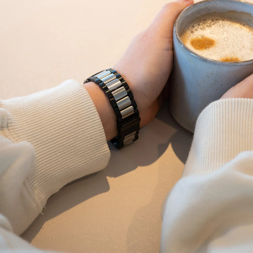Steel Strap, black/silver, lifestyle photo