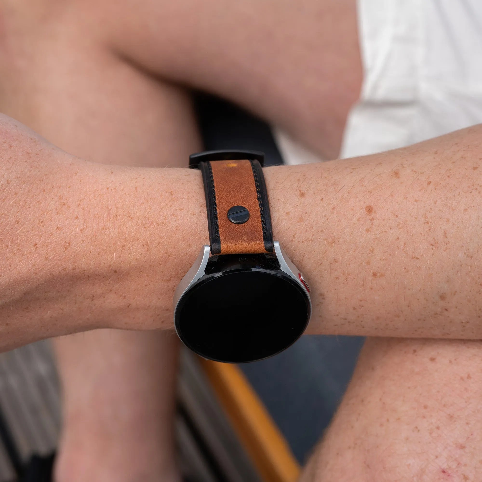 OnePlus Watch 3 geschroefde leren bandje (donkerbruin)