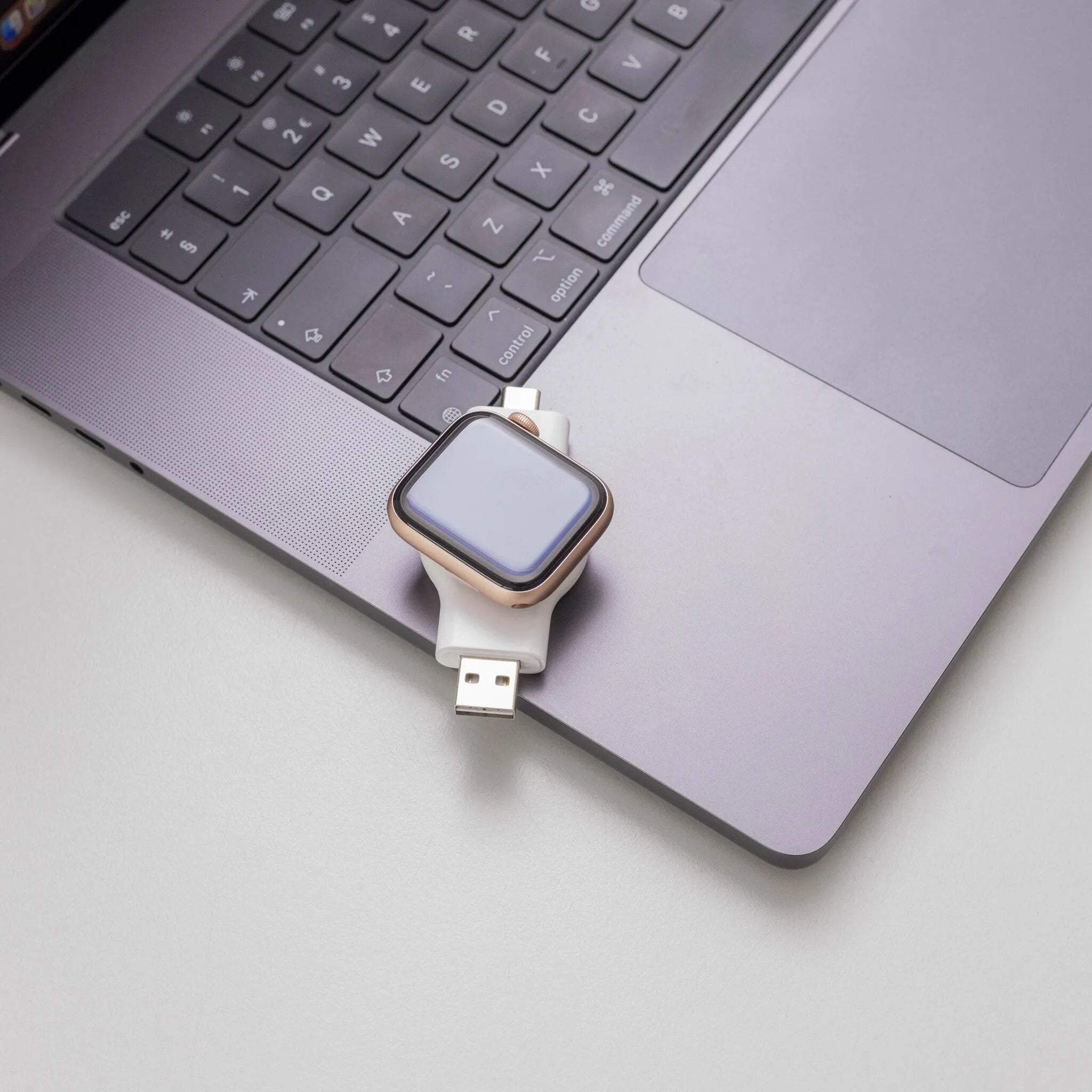 Apple Watch mini charger met USB-A & USB-C aansluiting