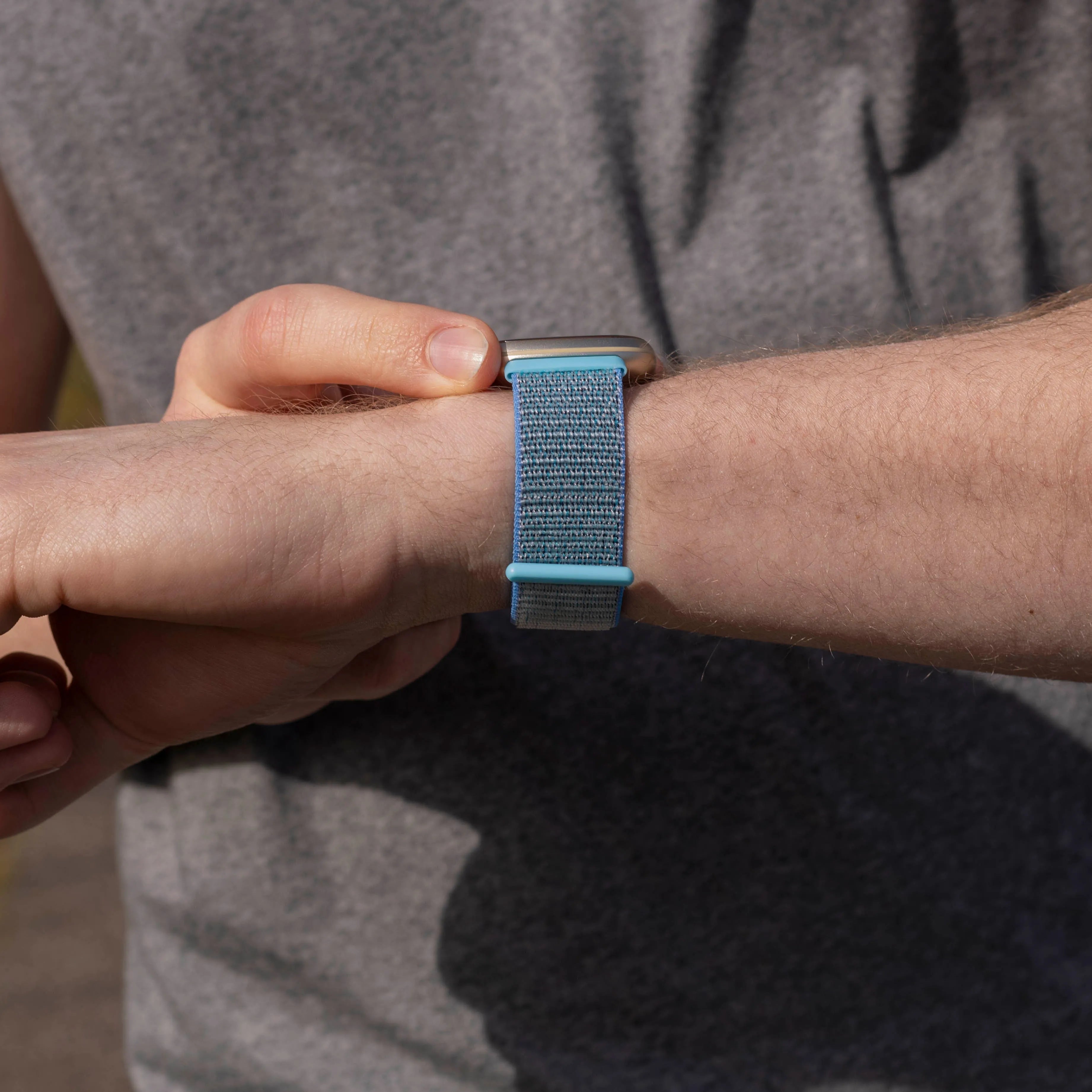 Fitbit Sense nylon bandje (lichtblauw)