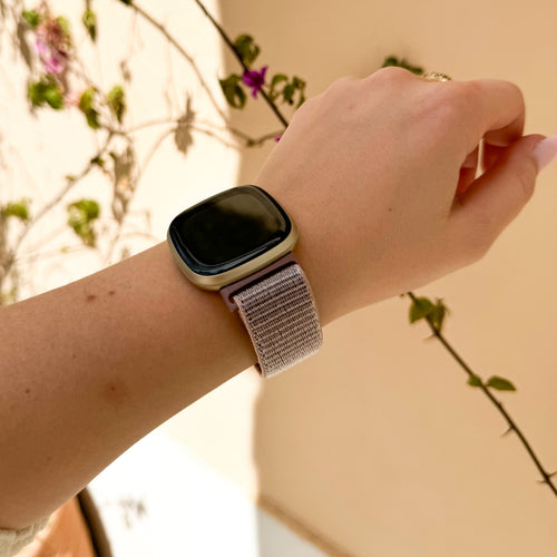 Fitbit Versa 3 nylon bandje (pink sand)