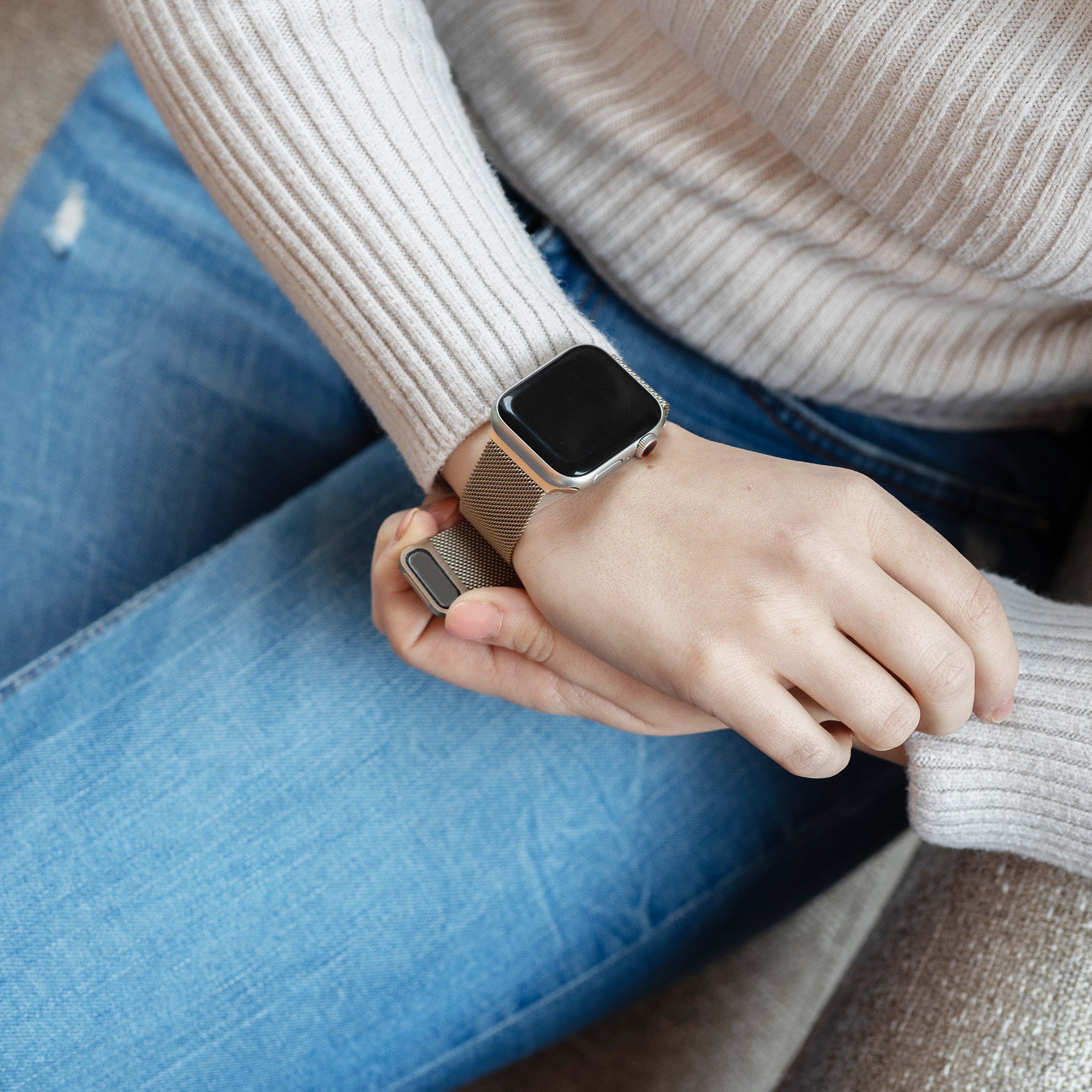 Apple Watch Ultra Milanese band (champagne)