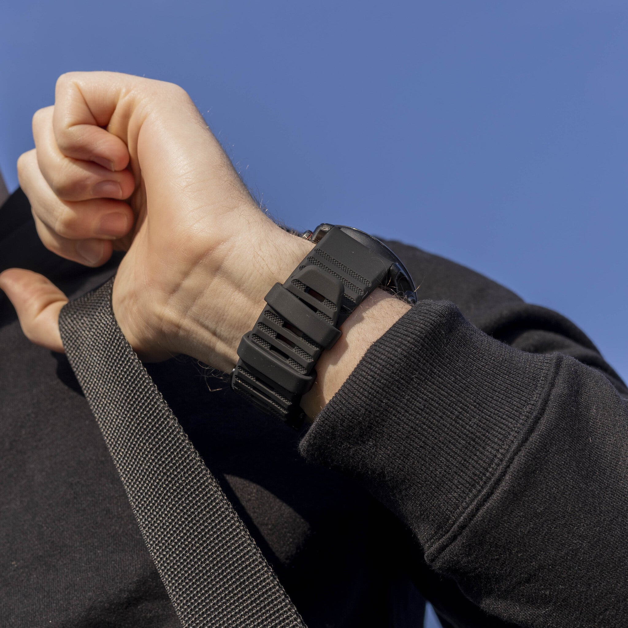 Bandz Garmin Tactix 8 - 51mm siliconen band met gesp (zwart)