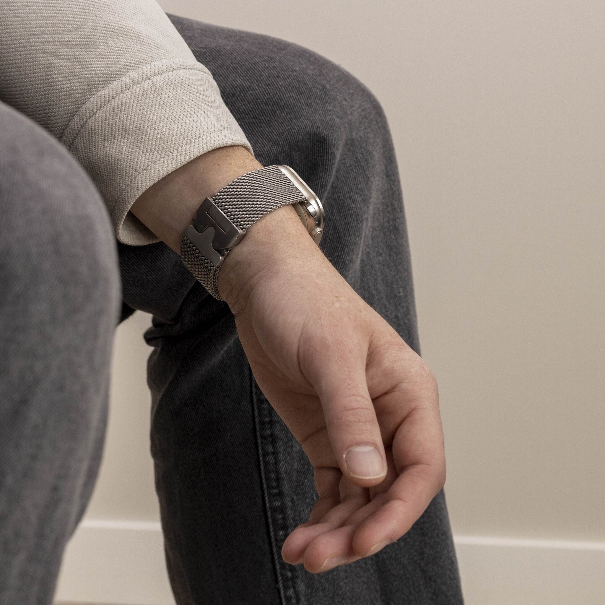 Apple Watch titanium Milanese band (titanium)