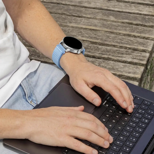 Bandz Garmin Venu 4 - 41mm nylon band 'Wave' (lichtblauw)