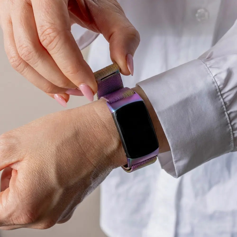 Fitbit Charge 6 Milanese band (regenboog)