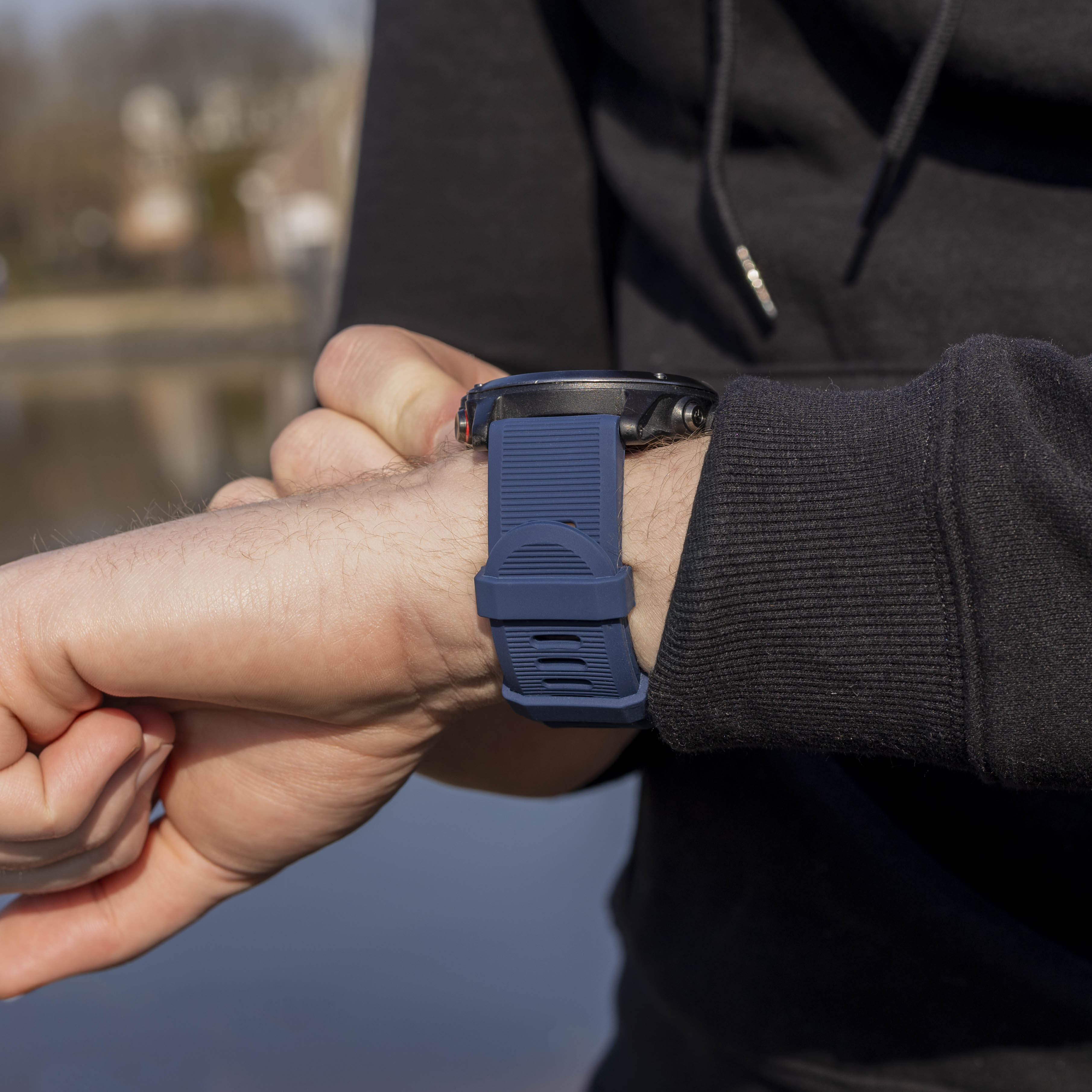 Garmin Fenix 8 - 51mm siliconen bandje (donkerblauw)