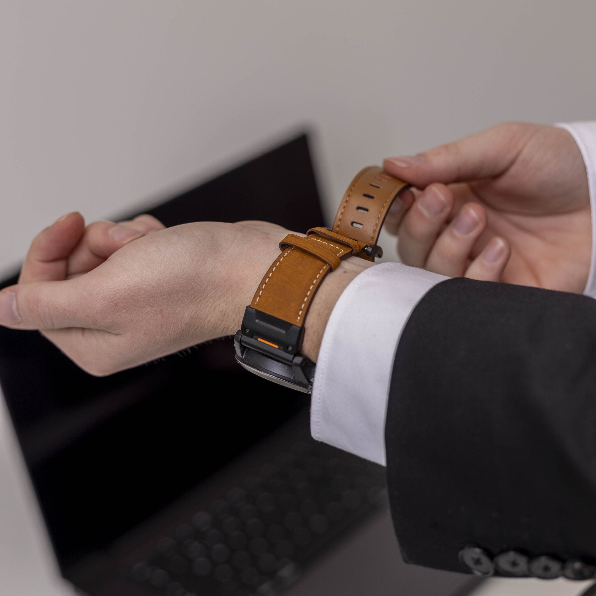 Garmin Descent MK2(i) Genuine Leather Strap (Brown)