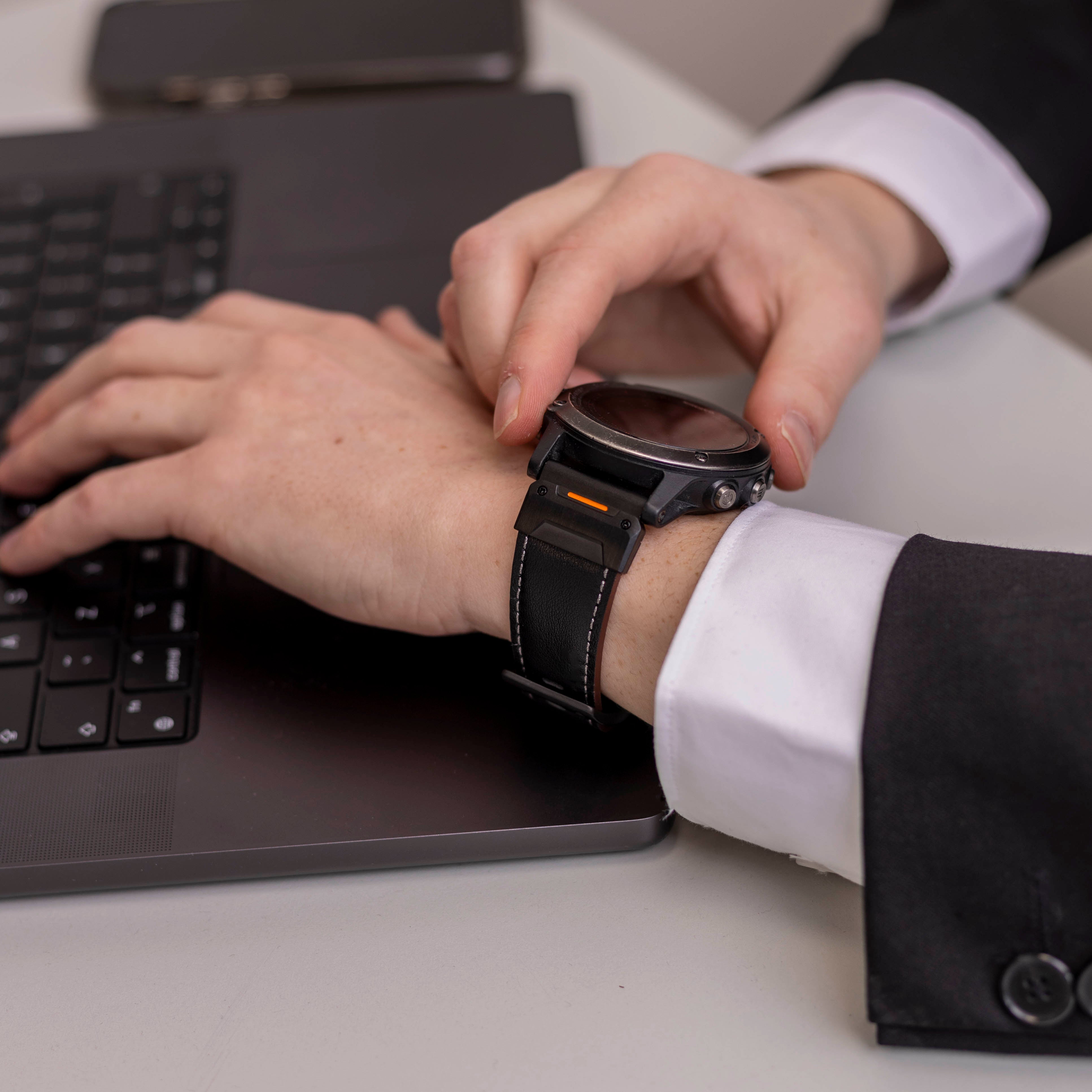 Garmin Fenix 7x genuine leren bandje (zwart)