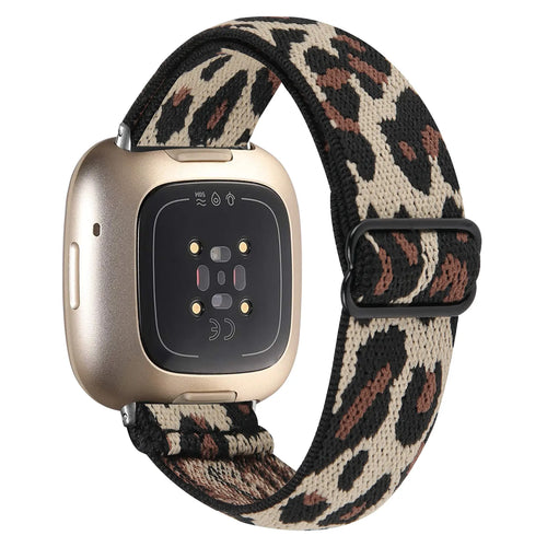 Fitbit Versa 4 elastisch bandje (luipaard)