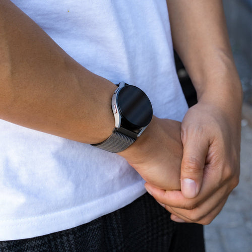 Garmin Vivoactive 6 Milanese Strap (Black)