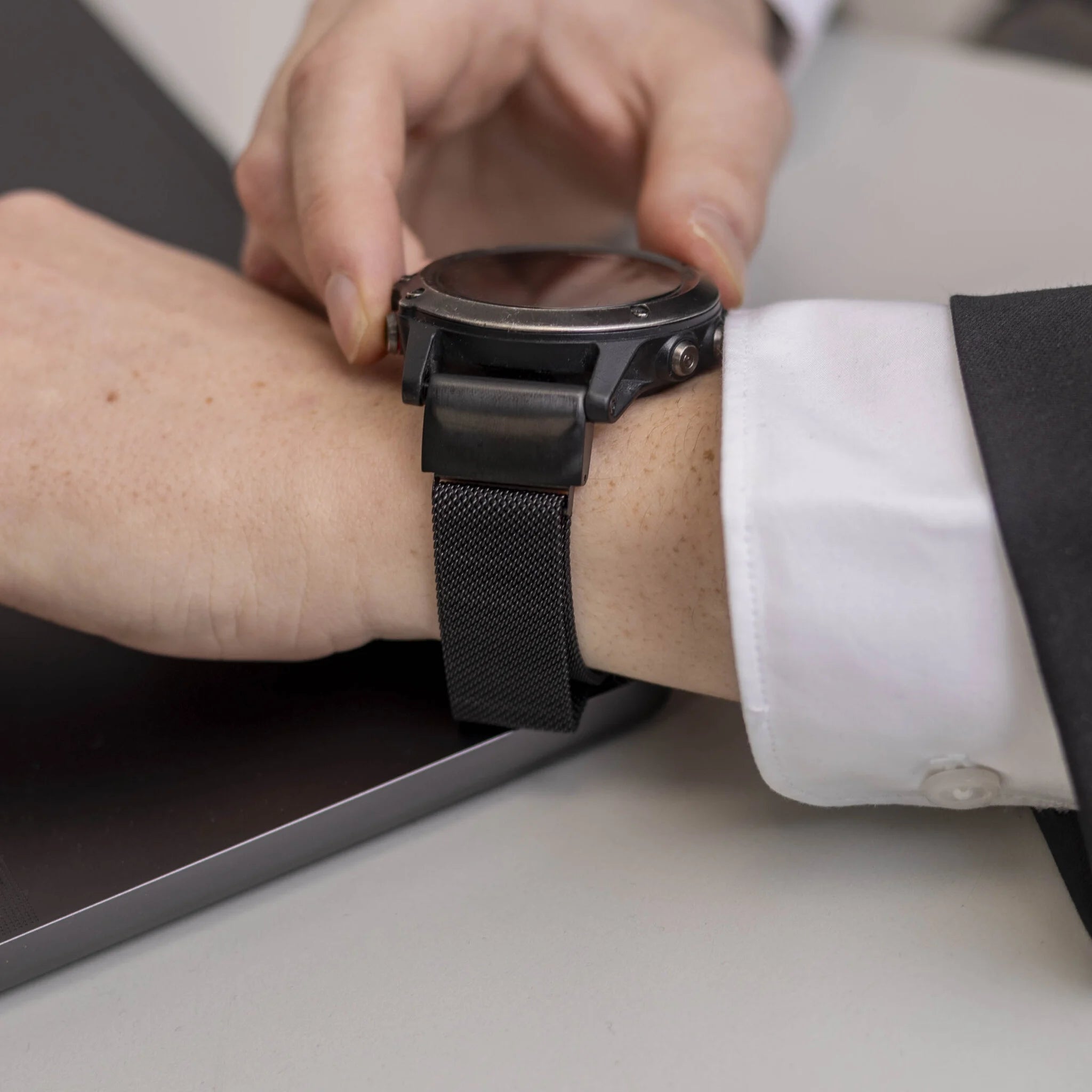 Garmin Fenix 7 Milanese band (zwart)