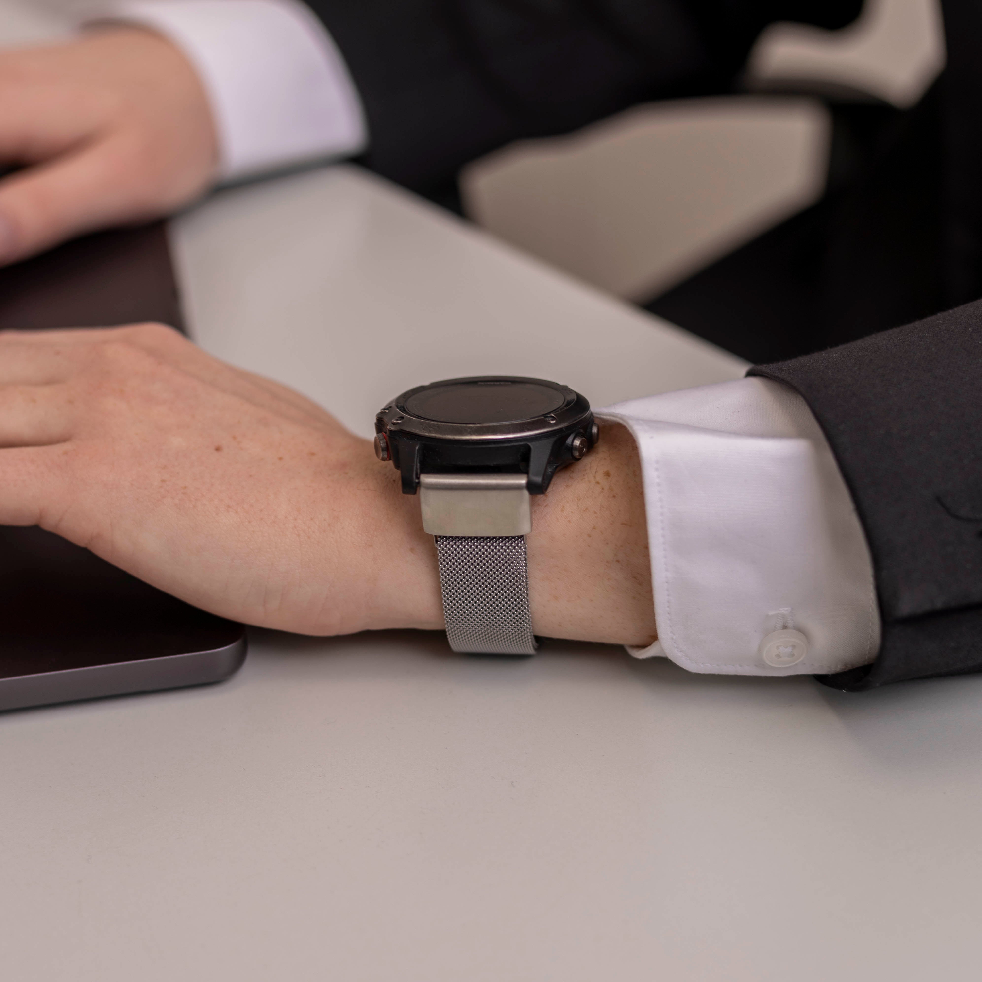 Garmin Fenix 7x Milanese band (zilver)