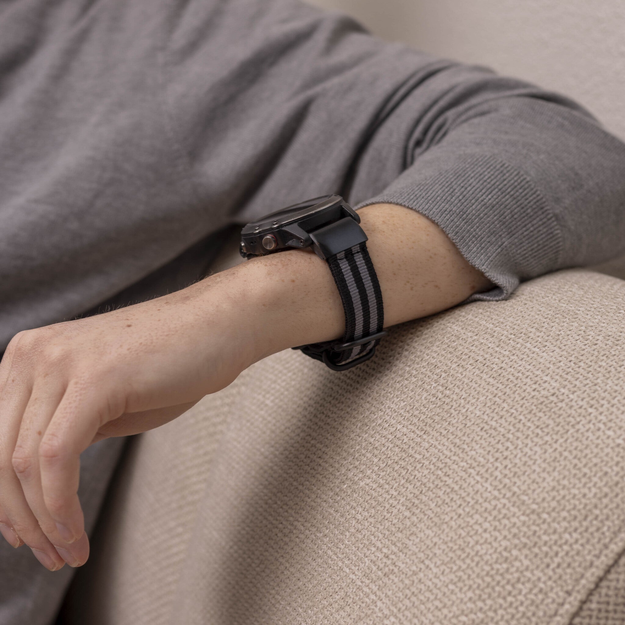 Garmin Quatix 8 - 51mm nylon gesp band (zwart/grijs)