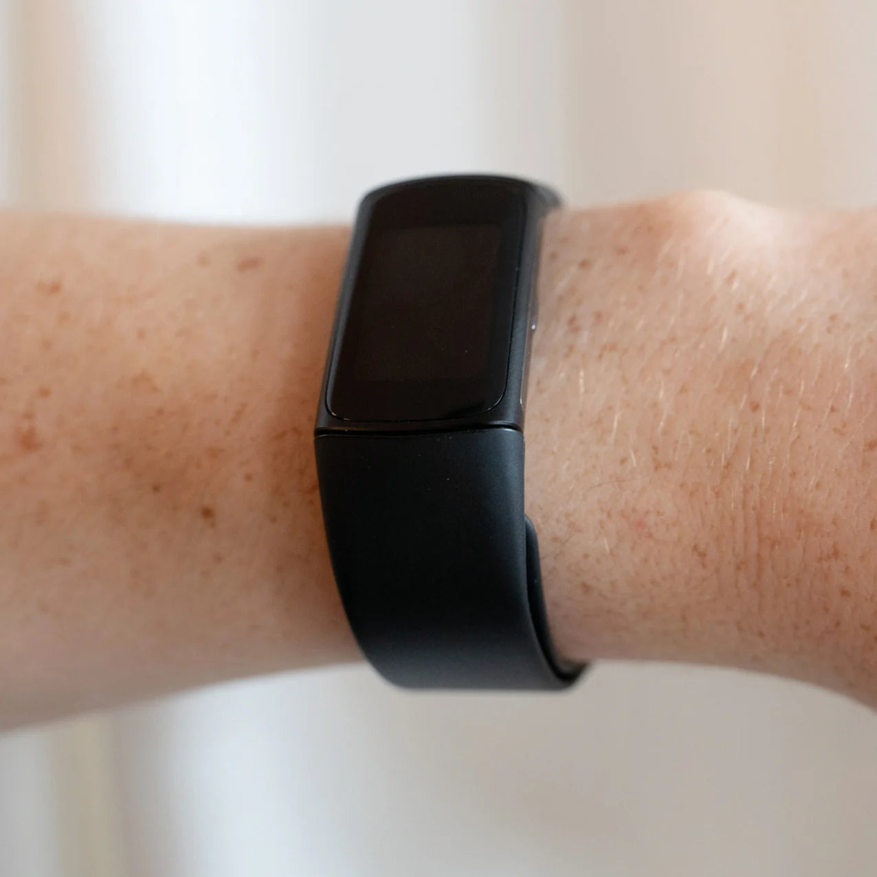 Fitbit Charge 5 siliconen bandje (zwart)