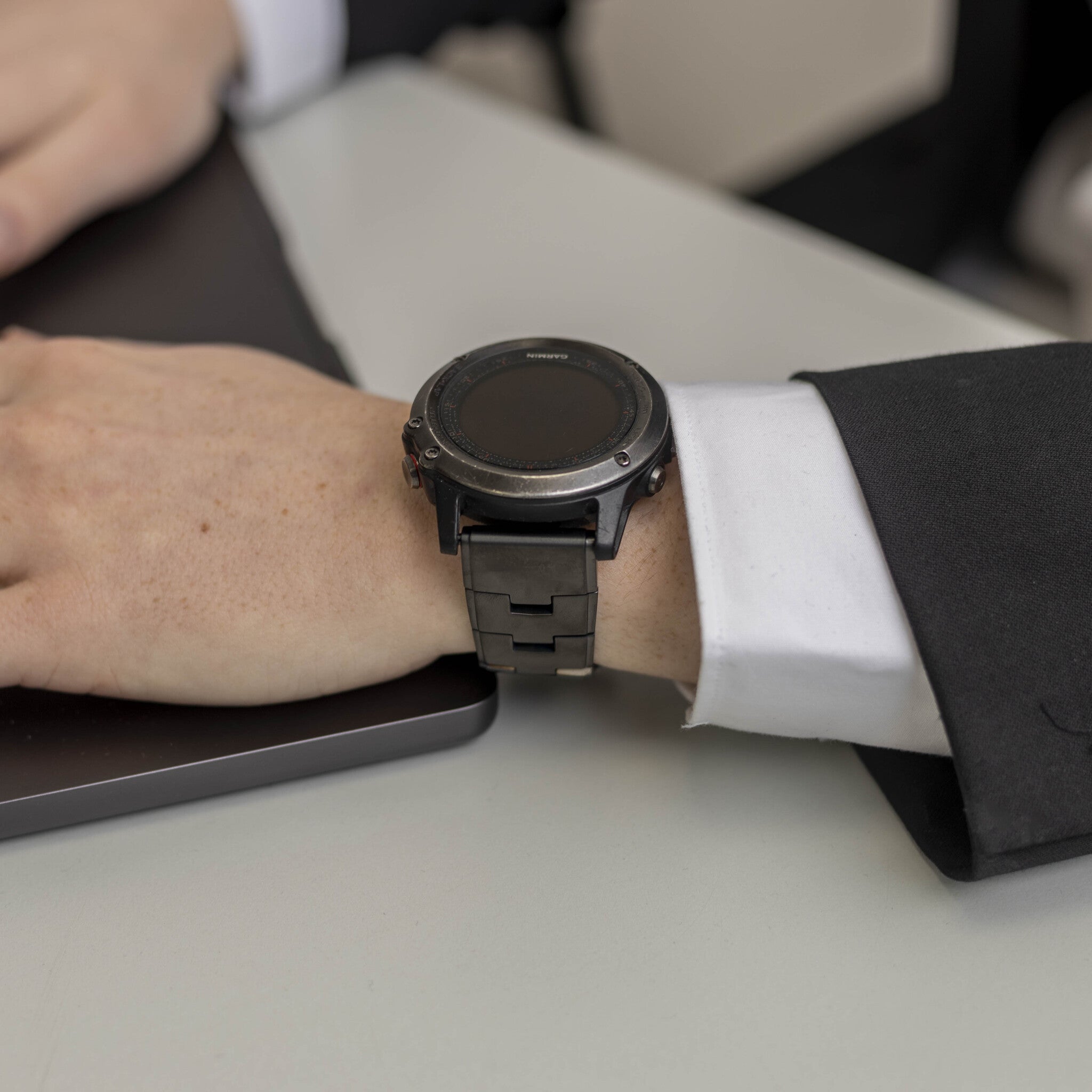 Garmin Fenix 8 Pro - 51mm titanium bandje (grafiet)