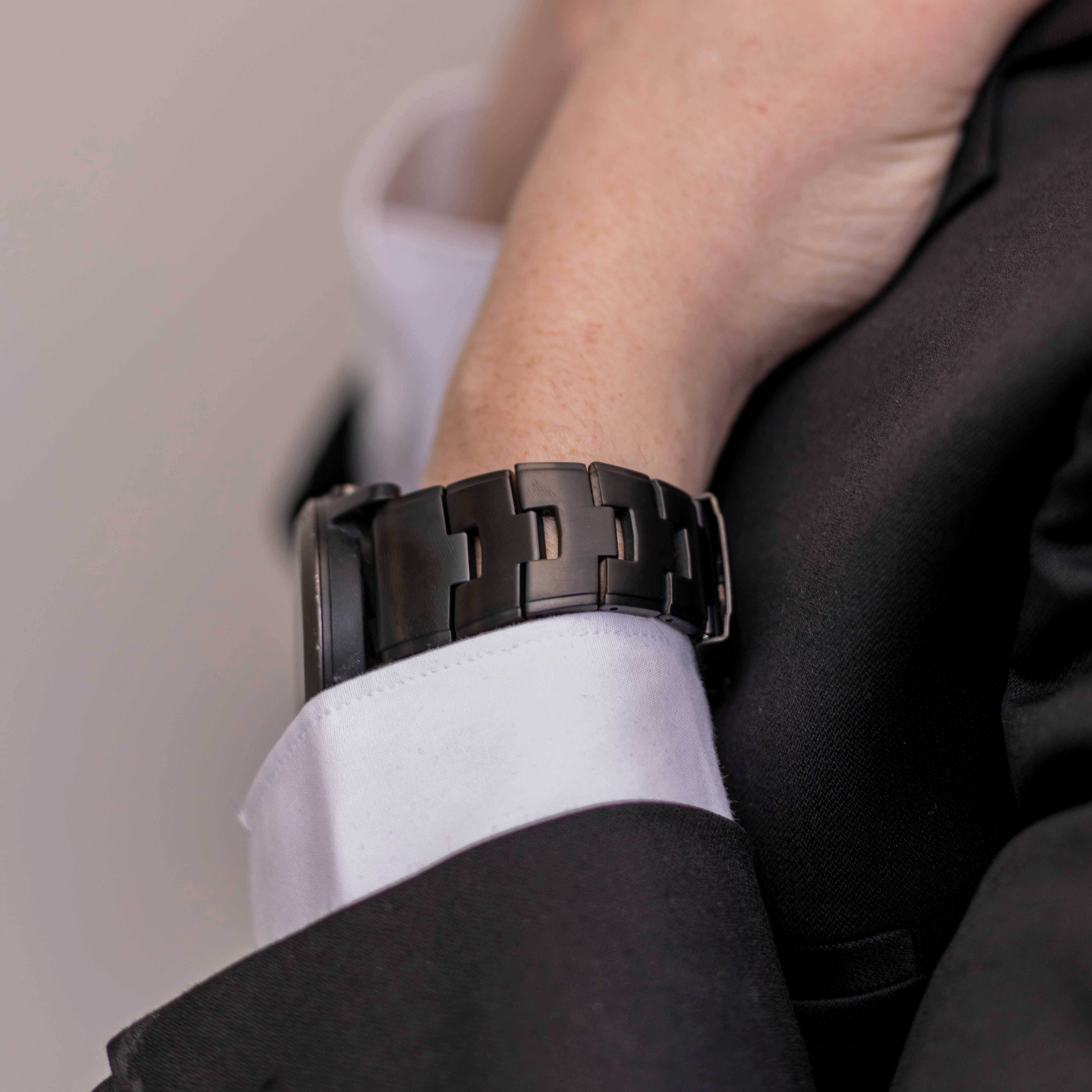 Bandz Garmin Fenix 8 - 51mm Titanium Link Strap (Black)